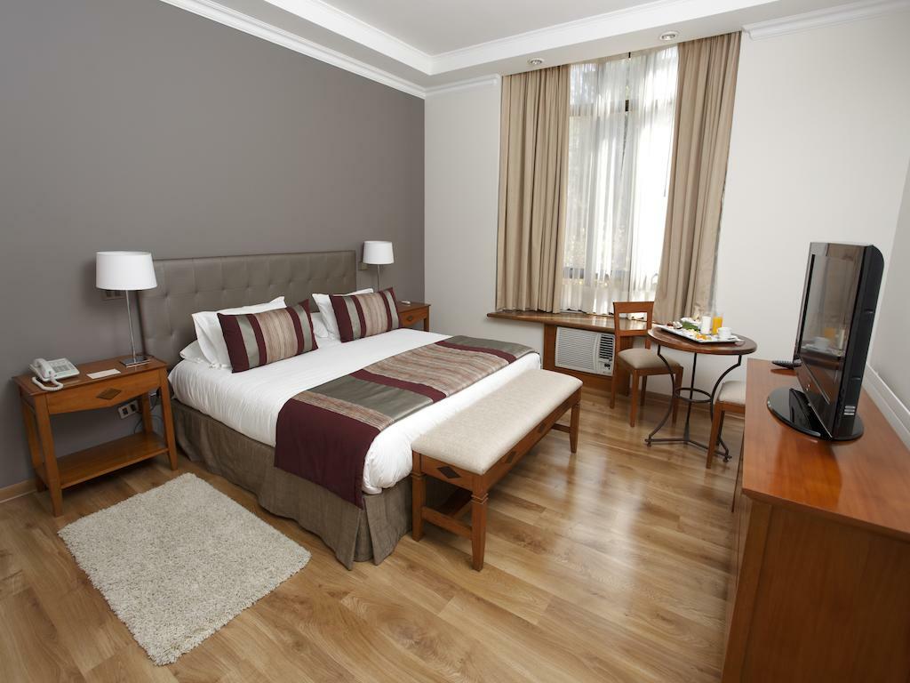 Park Plaza Bonaparte Boutique Сантьяго Номер фото